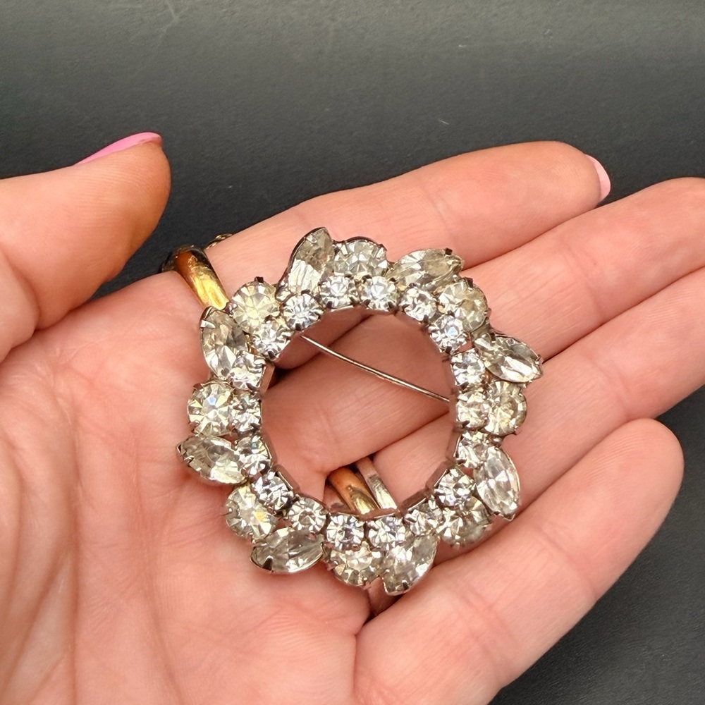 Vintage Rhinestone Wreath Brooch Silver Tone Round Navette Crystal Circle Pin 2”